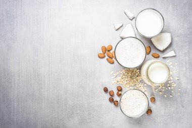 Vegan sigara süt alternatif süt üstten görünüm. 