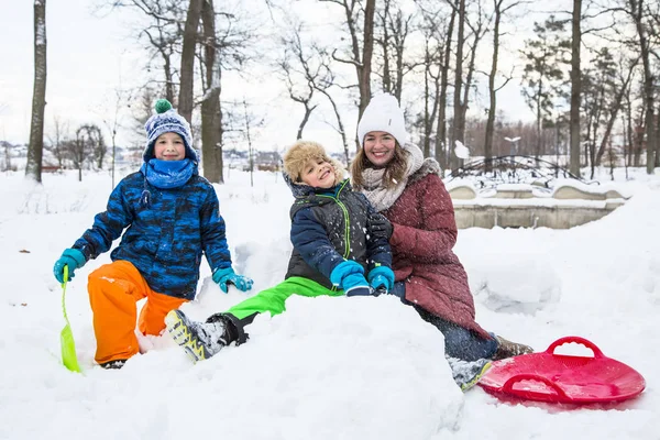 Winter family playing  outdoor. — Stock Photo, Image