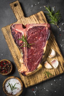 T-Bone Biftek Biftek baharatlar ile siyah. 