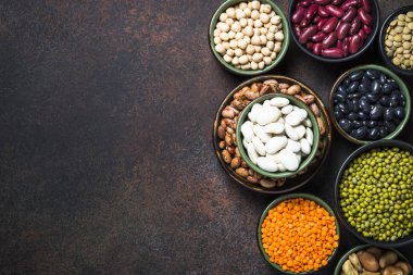Baklagiller, mercimek, chikpea ve fasulye çeşitler.