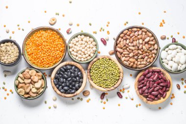 Baklagiller, mercimek, chikpea ve fasulye karışım beyaz.