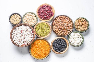 Baklagiller, mercimek, chikpea ve fasulye karışım beyaz.