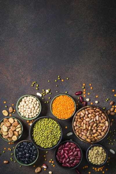 Leguminosas, lentilhas, grão-de-bico e feijão variedade . — Fotografia de Stock