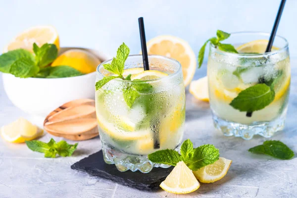 Limonade kaltes Sommergetränk. — Stockfoto