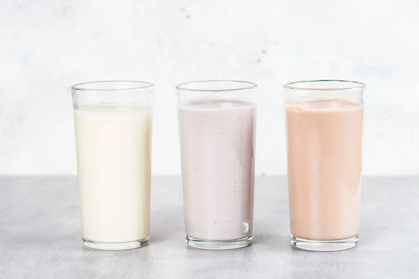 Protein cocktails in glasses, sport nutrition. — Stock Photo, Image