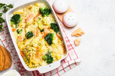 Makarna ve yemek pişirme sebze güveç.