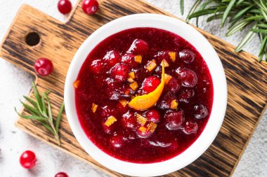  Kızılcık sosu bir kase Üstten Görünüm.