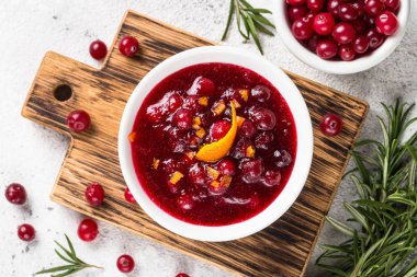  Kızılcık sosu bir kase Üstten Görünüm.