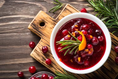  Kızılcık sosu bir kase Üstten Görünüm.