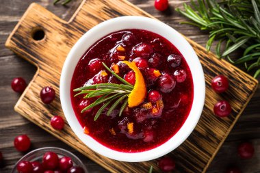  Kızılcık sosu bir kase Üstten Görünüm.