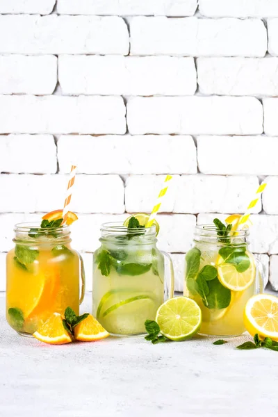 Limonada, mojito y limonada naranja . —  Fotos de Stock