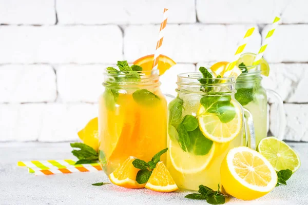 Limonada, mojito y limonada naranja . —  Fotos de Stock