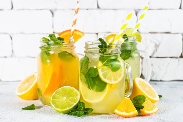 Limonada, mojito y limonada naranja . —  Fotos de Stock