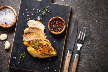 Tavuk biftek soslar en iyi manzaralı.