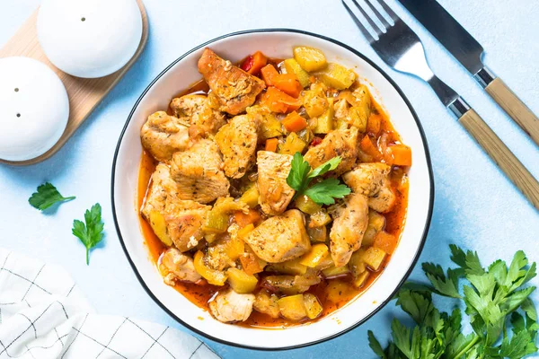 Chicken stew with vegetables, top view. — Stock Photo, Image