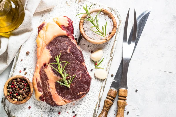 Чорний ангус просте м'ясо - рибний яловичий стейк . — стокове фото
