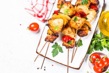 Tavuk kebap ızgara eti beyaz.