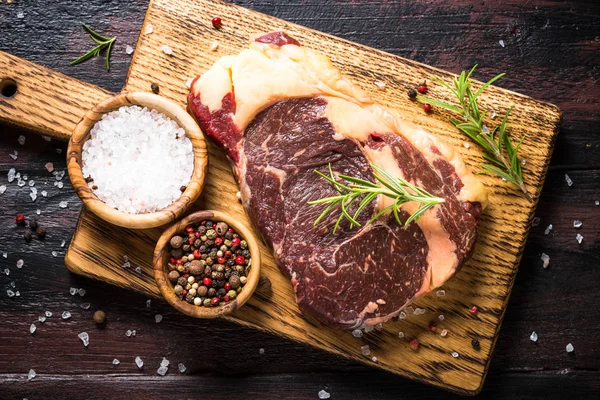 Carne principal de angus preto - bife de carne de vaca de ribeye . — Fotografia de Stock