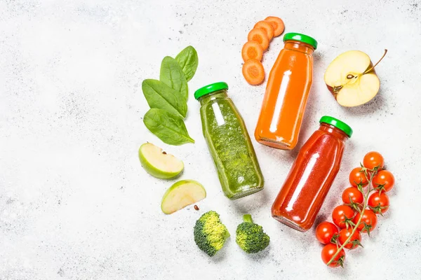 Bebida de batido de frutas y verduras . —  Fotos de Stock