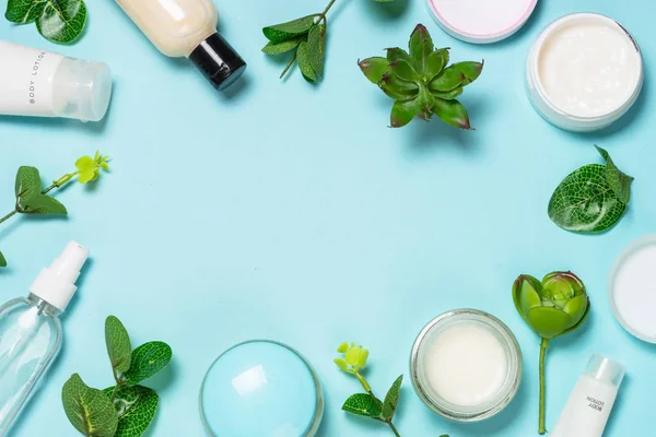 Cosmétiques du visage, produit de soins de la peau plat lay . — Photo