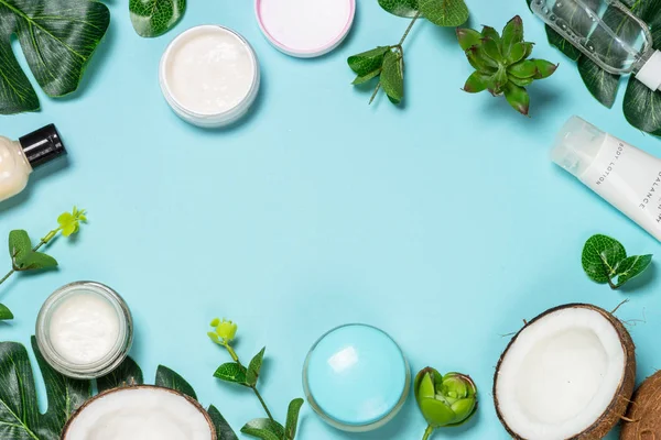 Produto de cuidados com a pele, cosméticos naturais flat lay . — Fotografia de Stock