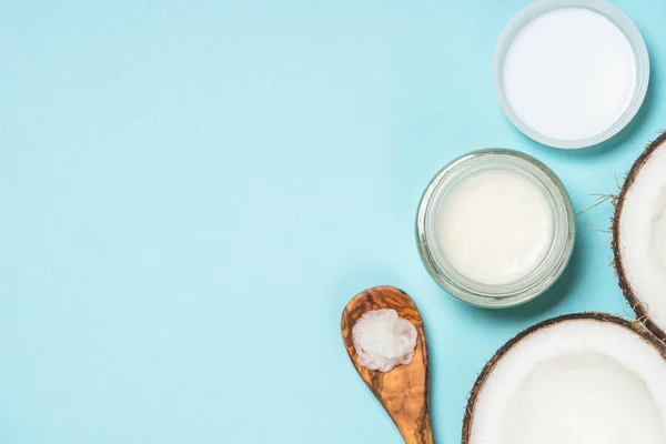 Coconut oil, natural cosmetic flat lay. — Stock Photo, Image