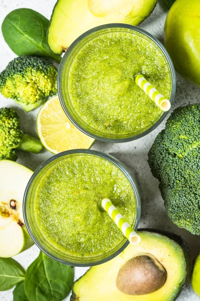 Green smoothie from fruit and vegetable on white. — Stock Photo, Image