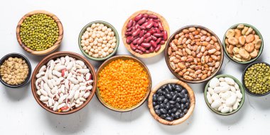 Baklagiller, mercimek, chikpea ve fasulye karışım beyaz.