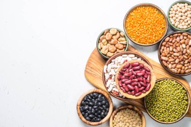 Baklagiller, mercimek, chikpea ve fasulye karışım beyaz.