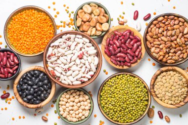 Baklagiller, mercimek, chikpea ve fasulye karışım beyaz.