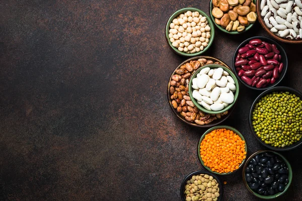 Baklagiller, mercimek, chikpea ve fasulye çeşitler.