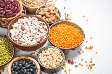 Baklagiller, mercimek, chikpea ve fasulye karışım beyaz.