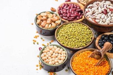 Baklagiller, mercimek, chikpea ve fasulye karışım beyaz.