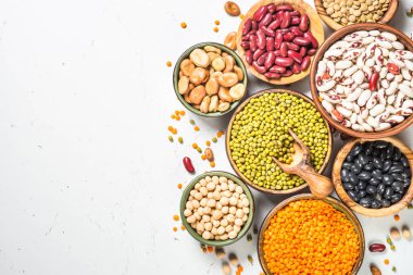 Baklagiller, mercimek, chikpea ve fasulye karışım beyaz.