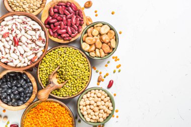 Baklagiller, mercimek, chikpea ve fasulye karışım beyaz.