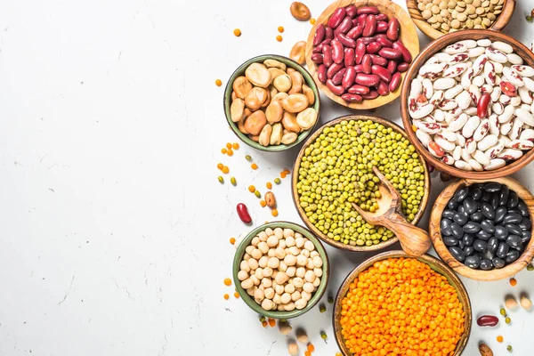 Baklagiller, mercimek, chikpea ve fasulye karışım beyaz.