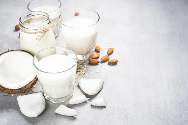 Vegan não lácteos leite alternativo . — Fotografia de Stock