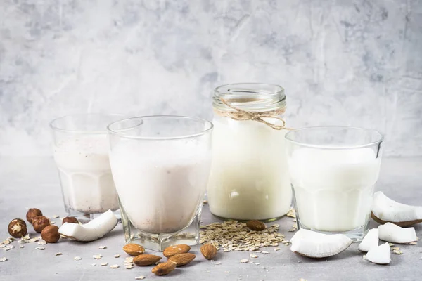 Vegan icke dairy alternativ mjölk. — Stockfoto