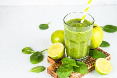 Beyaz Yeşil Smoothie.