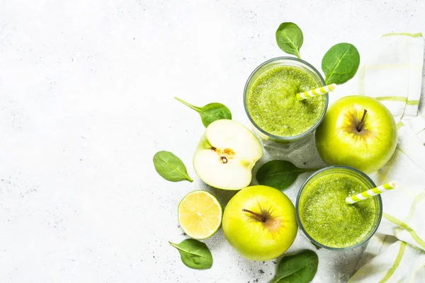 Green smoothie from fruit and vegetable on white. — Stock Photo, Image