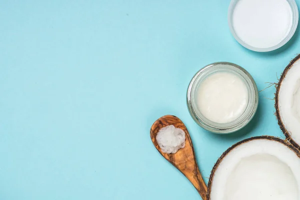 Coconut oil, natural cosmetic flat lay. — Stock Photo, Image