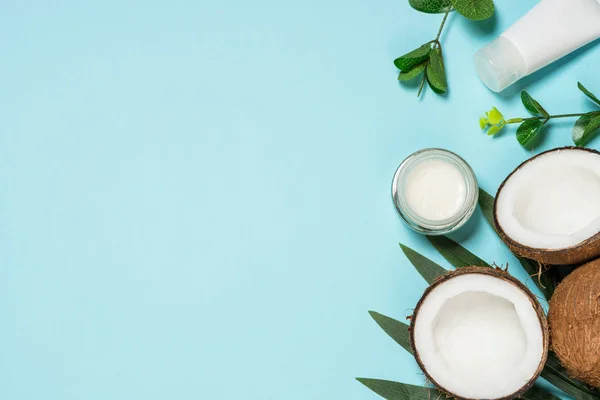 Coconut oil, natural cosmetic flat lay. — Stock Photo, Image