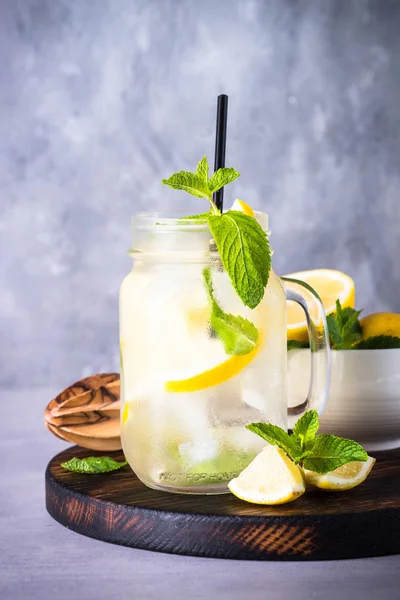 Bebida fría de verano de limonada . —  Fotos de Stock