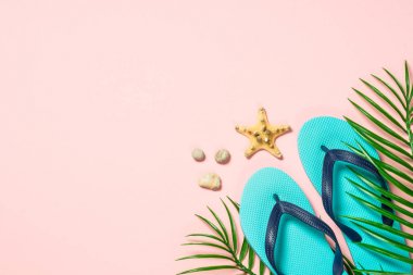 Yaz düz döşeme arka plan. pembe üzerinde