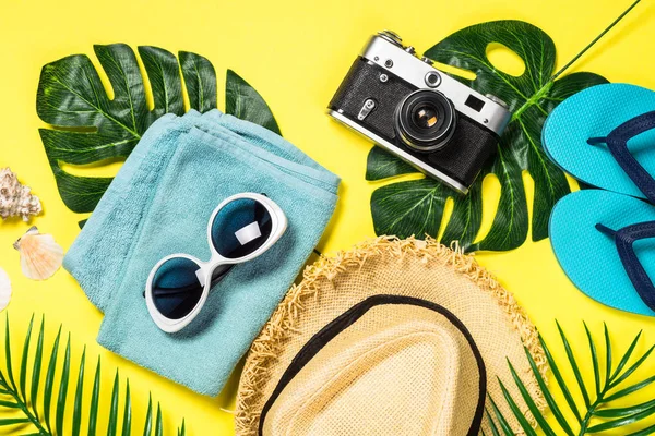 Summer travel concept flat lay image. — Stock Photo, Image