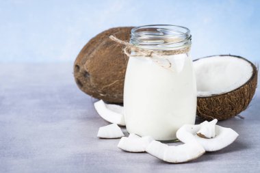 Hindistan cevizi sütü cam, Vegan süt.