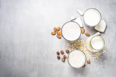 Vegan sigara süt alternatif süt üstten görünüm.