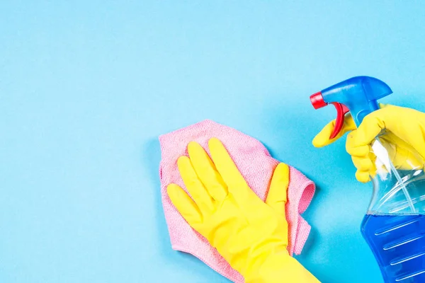 Reinigungskonzept auf blauem Hintergrund. — Stockfoto