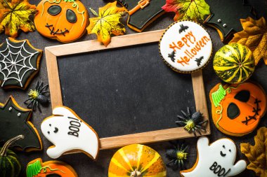 Siyah Cadılar Bayramı Gingerbread Çerezler.