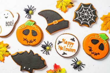 Cadılar Bayramı Gingerbread çerezleri - kabak, hayaletler, cadı şapka, SPID